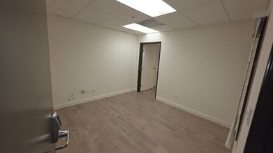 15130-15132 Ventura Blvd, Sherman Oaks, CA à louer Photo intérieure– Image 1 sur 2
