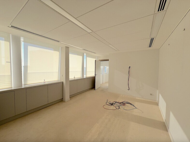 Bureau dans Clichy à vendre - Photo de l’immeuble – Image 2 sur 17