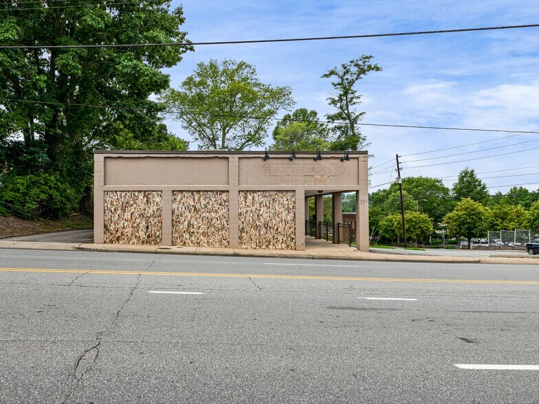 373 Biltmore Ave, Asheville, NC à louer - Photo de l’immeuble – Image 3 sur 38