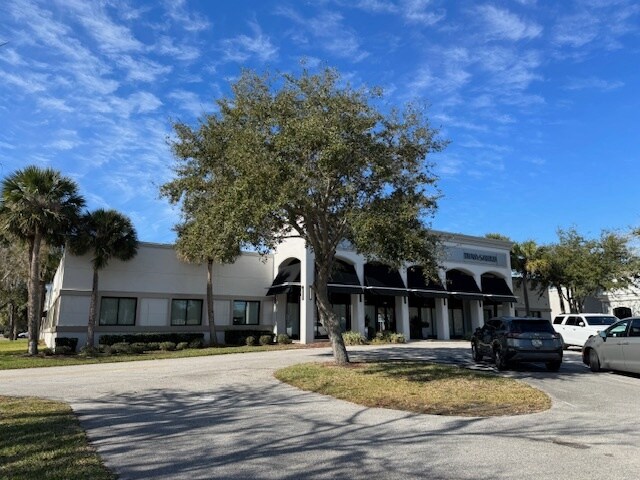 270-280 S Yonge St, Ormond Beach, FL à louer - Photo de l’immeuble – Image 1 sur 16
