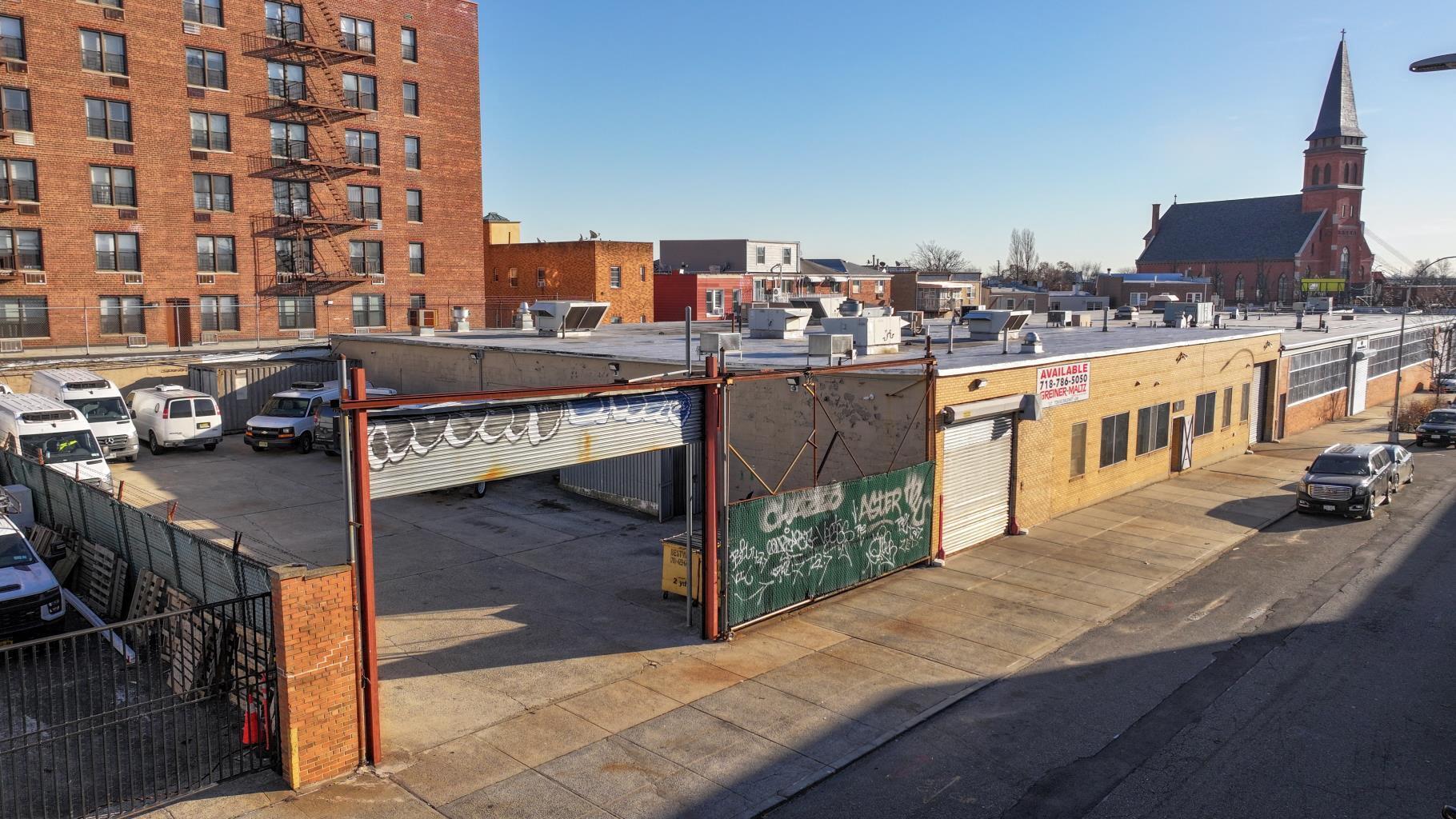 4855-4865 36th St, Long Island City, NY à louer Photo de l’immeuble– Image 1 sur 5