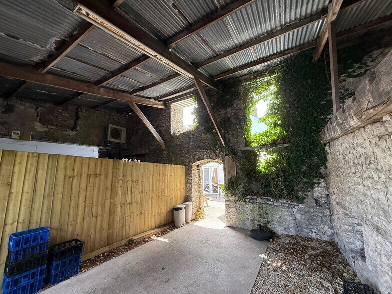 35 High St, Cowbridge à vendre - Photo de l’immeuble – Image 3 sur 5