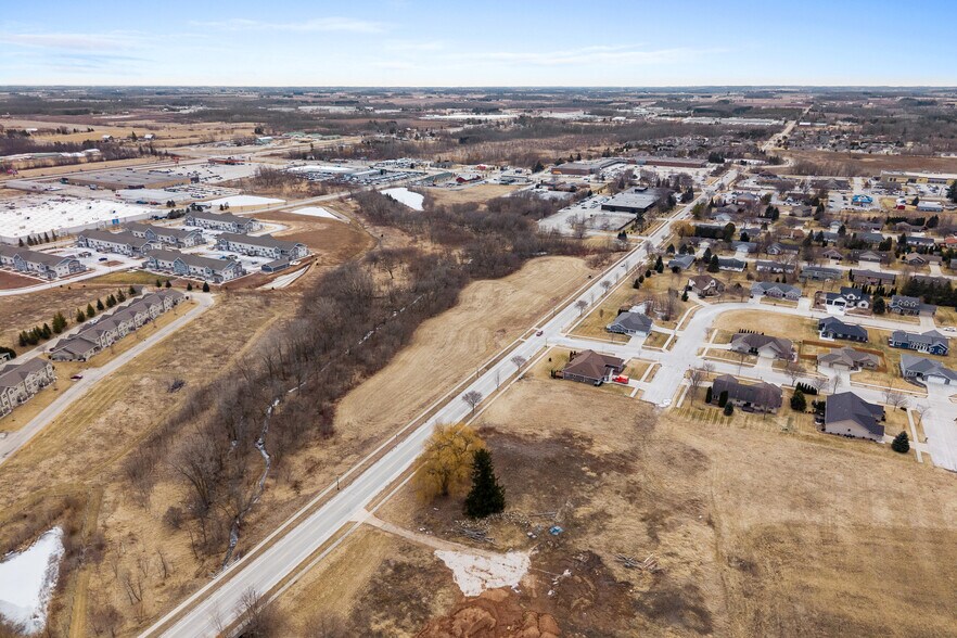 Lot 10 North Pleasant View Rd, Plymouth, WI à vendre - Aérien – Image 2 sur 12