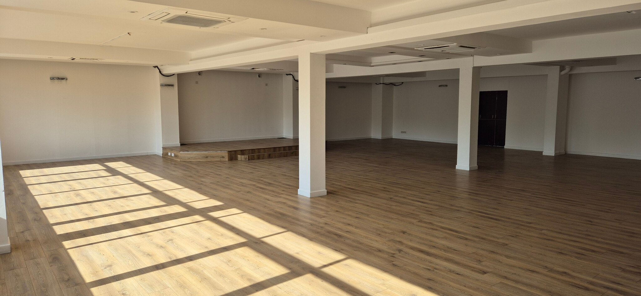 185 Park Ave, Londres à louer Photo intérieure– Image 1 sur 8