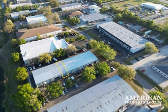 6130 Clark Center Ave, Sarasota, FL à louer Photo intérieure– Image 2 sur 11