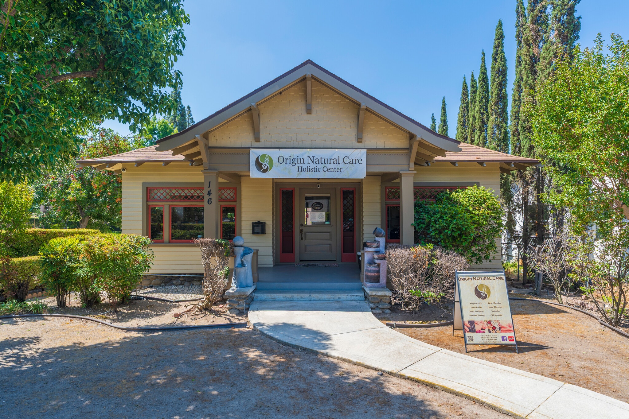 146 E Walnut Ave, Monrovia, CA à vendre Photo de l’immeuble– Image 1 sur 42