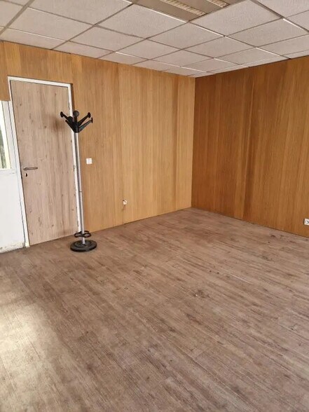 Local d'activités dans SAINT-OUEN-L'AUMONE à vendre - Photo intérieure – Image 3 sur 6