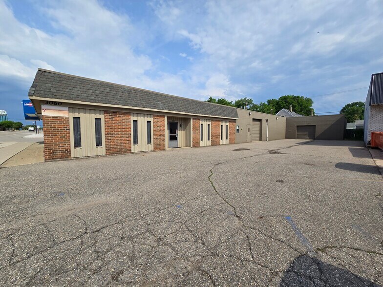 3060 11 Mile Rd, Berkley, MI à vendre - Photo de l’immeuble – Image 3 sur 23
