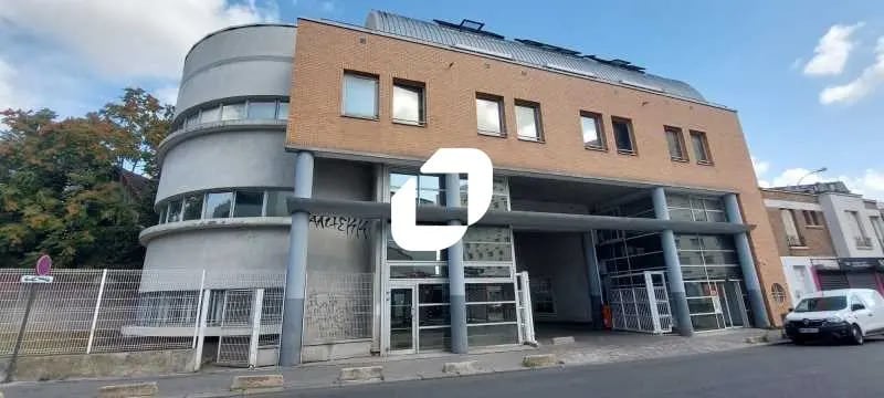 Bureau dans Saint-Ouen-sur-Seine à louer - Photo de l’immeuble – Image 1 sur 13