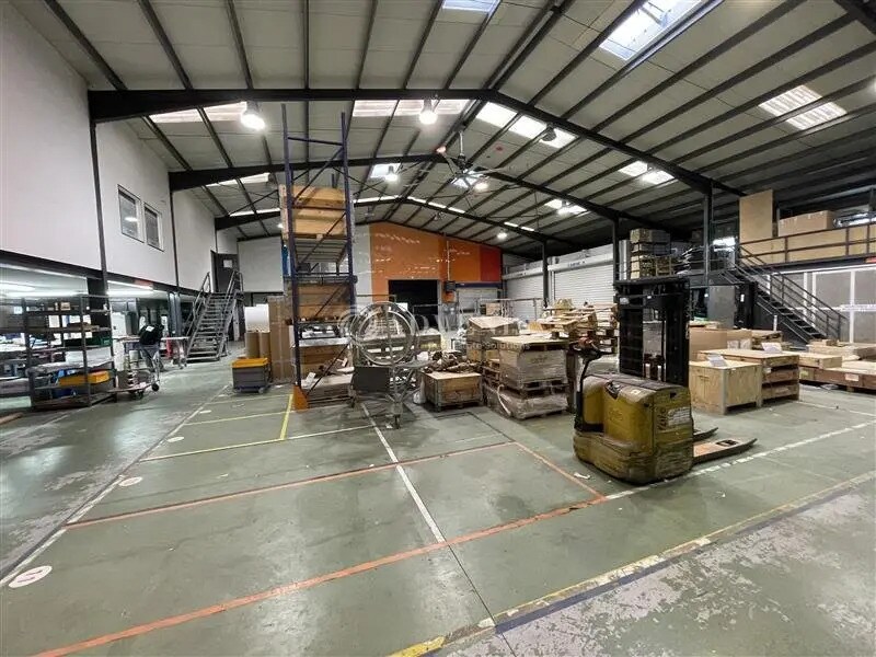 Local d'activités dans Le Haillan à vendre Photo intérieure– Image 1 sur 10