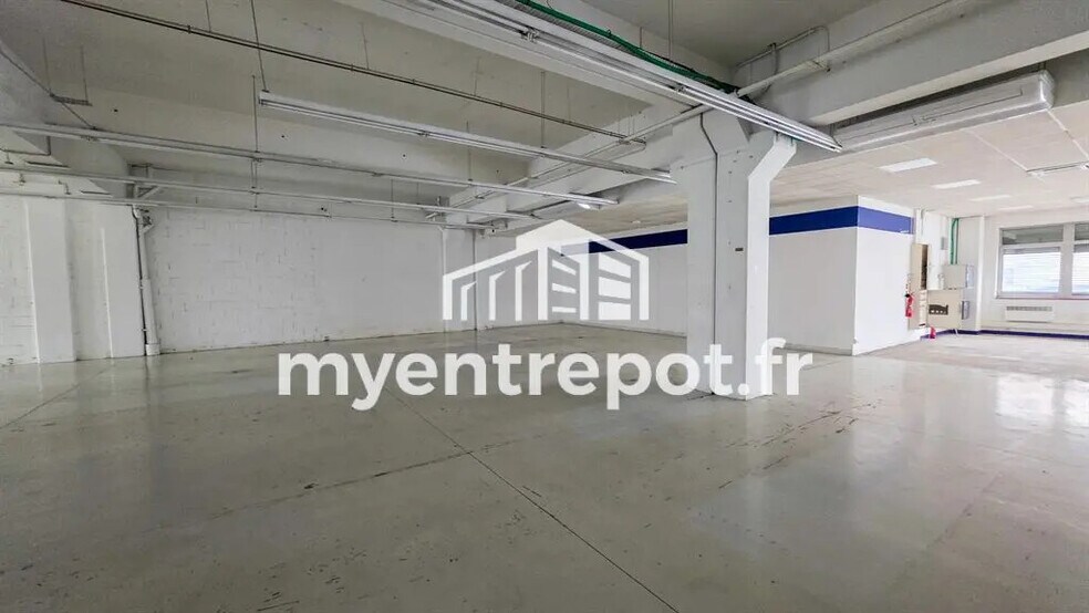Local d’activités dans Marseille à louer - Photo de l’immeuble – Image 1 sur 9