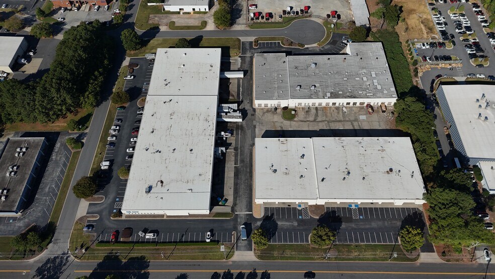 2081 Kilman Dr, Tucker, GA à louer - Photo de l’immeuble – Image 3 sur 3