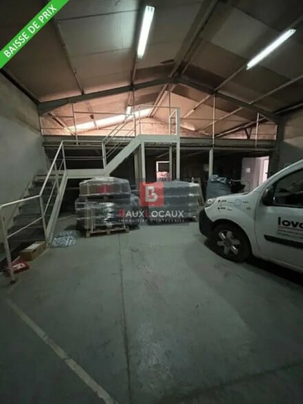 Local d’activités dans BERRE-L'ETANG à louer - Photo de l’immeuble – Image 1 sur 18