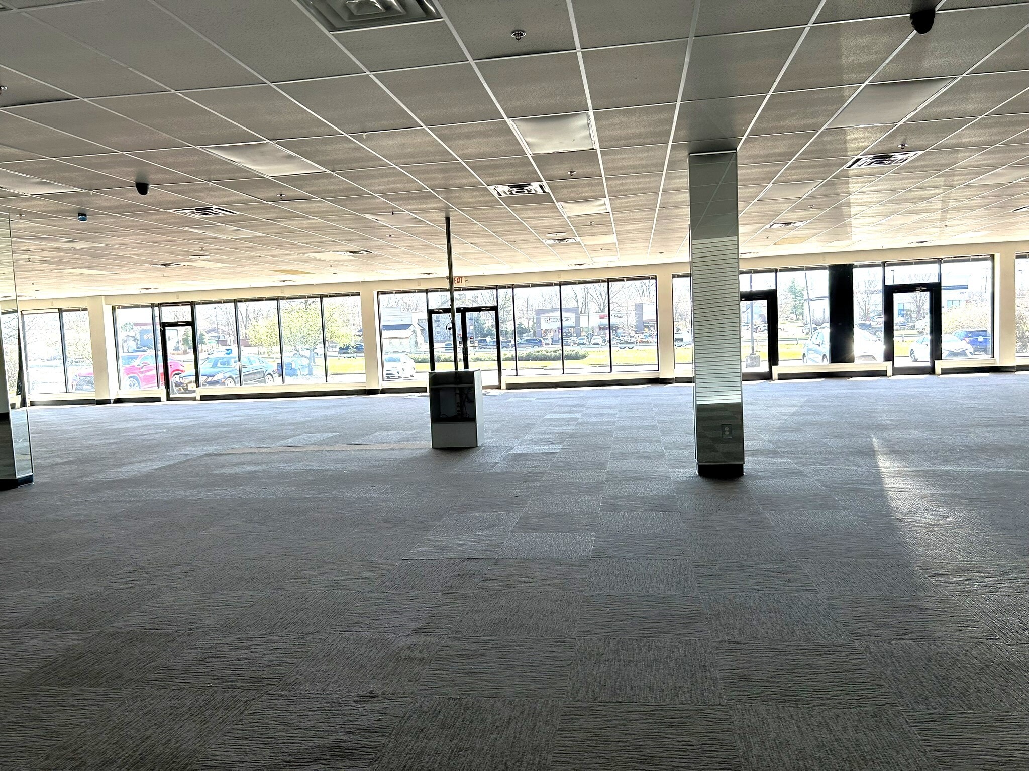 2100 S Hurstbourne Pky, Louisville, KY à louer Photo intérieure– Image 1 sur 5