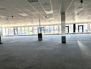 2100 S Hurstbourne Pky, Louisville, KY à louer Photo intérieure– Image 1 sur 5