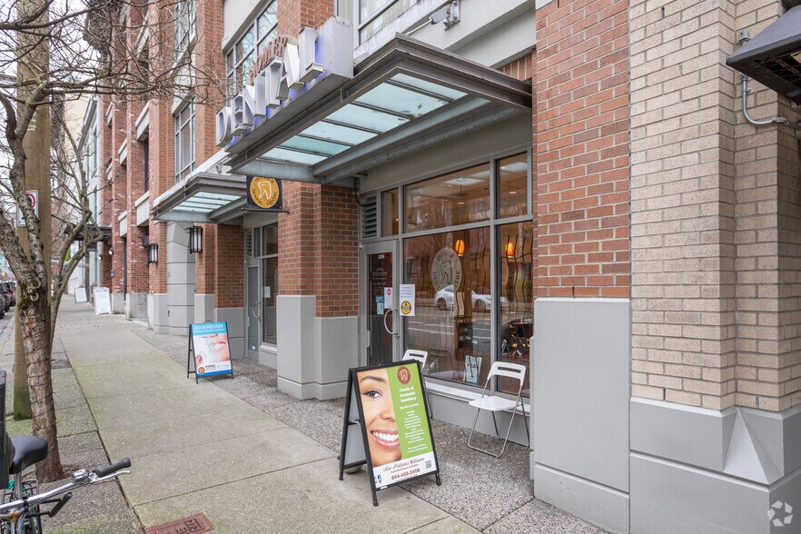 1250 Homer St, Vancouver, BC à louer - Photo de l’immeuble – Image 2 sur 20
