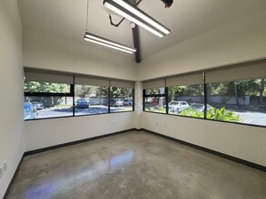 31416 Agoura Rd, Westlake Village, CA à louer Photo intérieure– Image 1 sur 3