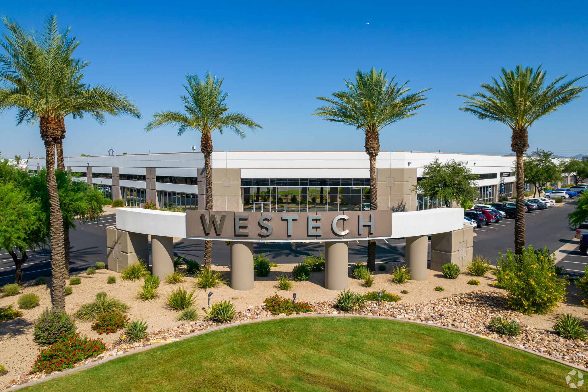 4710 E Elwood St, Phoenix, AZ à louer Photo principale– Image 1 sur 11