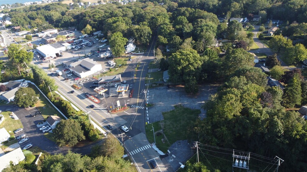 192 E Main St, Clinton, CT à vendre - Photo de l’immeuble – Image 2 sur 4