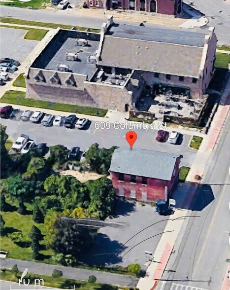 609 Columbia St, Utica, NY à louer - Photo de l’immeuble – Image 3 sur 14
