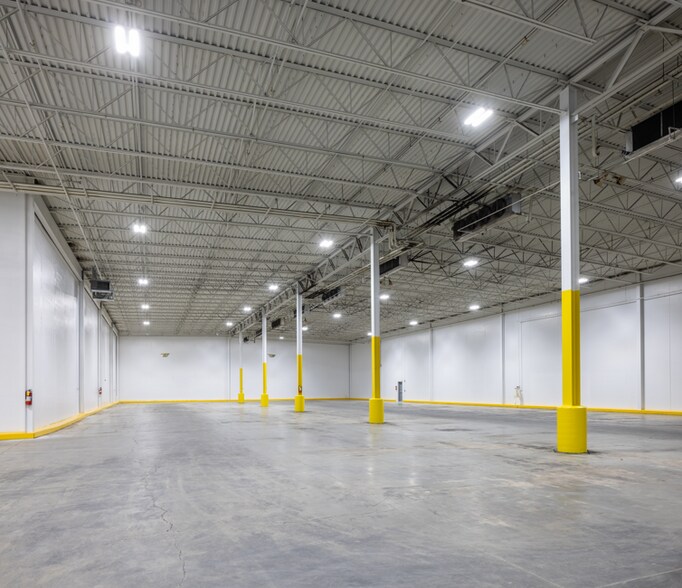 600 16th St, Carlstadt, NJ à louer - Photo de l’immeuble – Image 3 sur 4