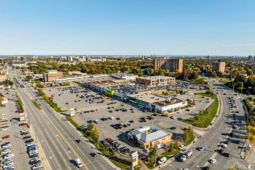 1585-1611 Merivale Rd, Ottawa, ON à louer - Photo de l’immeuble – Image 2 sur 6