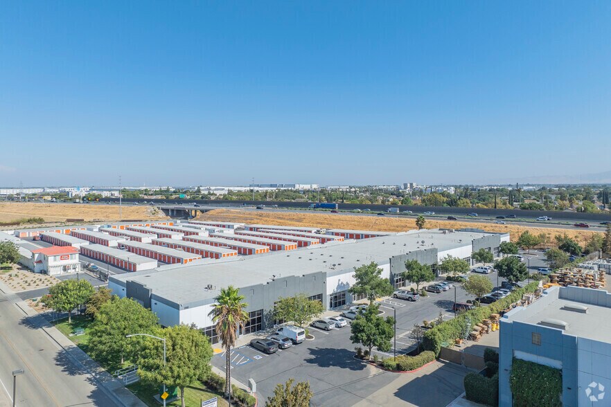 280 E Larch Rd, Tracy, CA à louer - Aérien – Image 3 sur 14