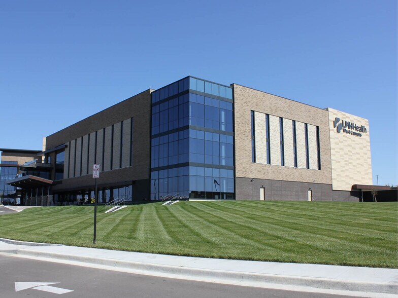 6265 Rock Chalk Dr, Lawrence, KS à louer - Photo de l’immeuble – Image 2 sur 6