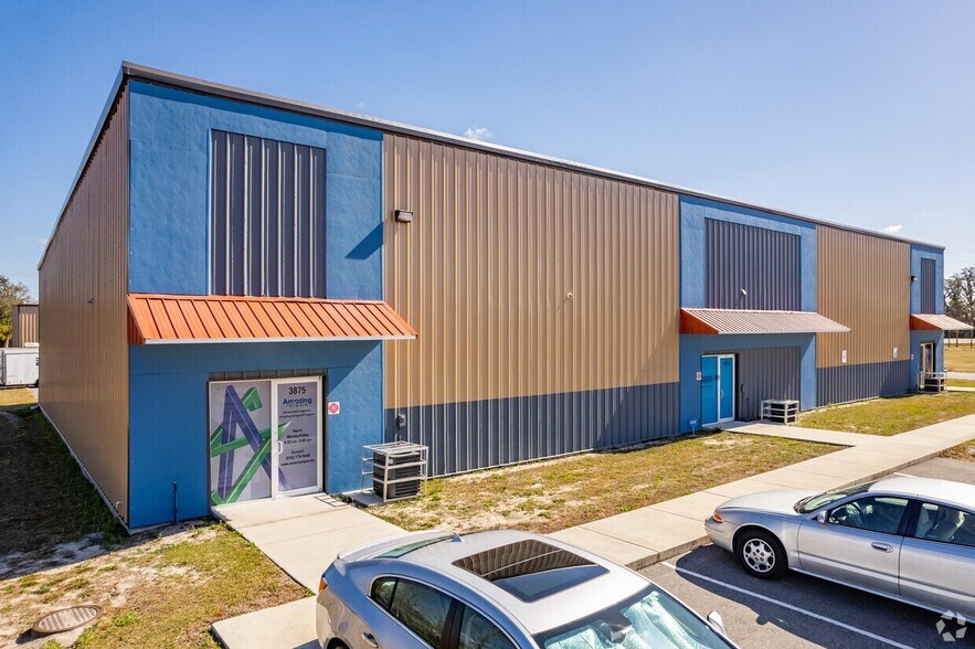 3875-3885 Correia Dr, Zephyrhills, FL à louer - Photo principale – Image 1 sur 5