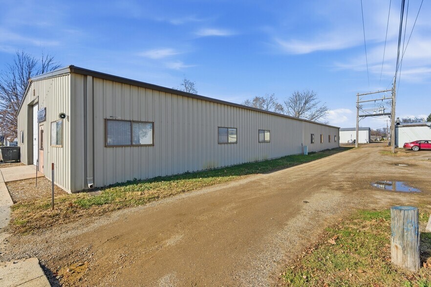 1703 Laurel St, Tyndall, SD à vendre - Photo de l’immeuble – Image 3 sur 12