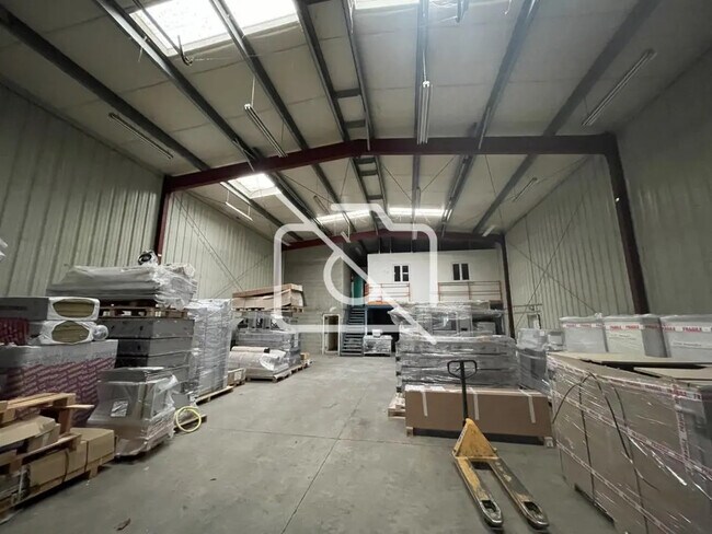 Plus de détails pour Industriel/Logistique à louer