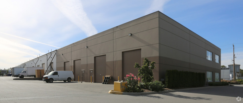11566 Eburne Way, Richmond, BC à louer - Photo de l’immeuble – Image 3 sur 10