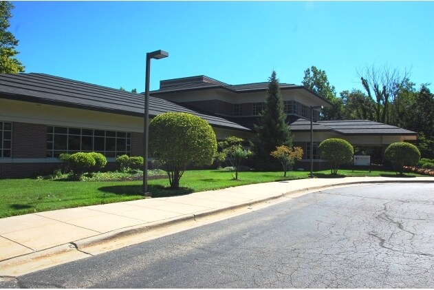 6102 Clay Ave, Wyoming, MI à vendre - Photo de l’immeuble – Image 2 sur 5