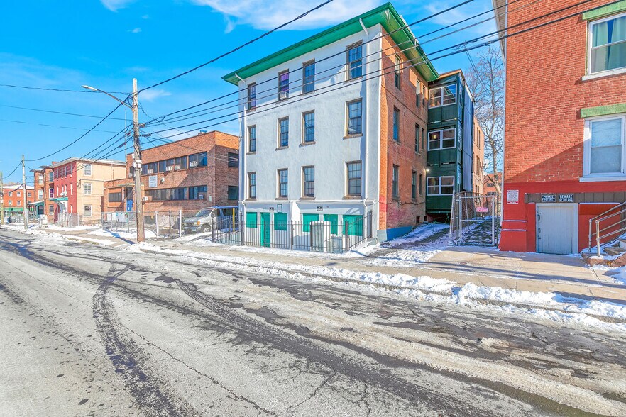 26-28 Lawrence St, Hartford, CT à vendre - Photo de l’immeuble – Image 1 sur 13