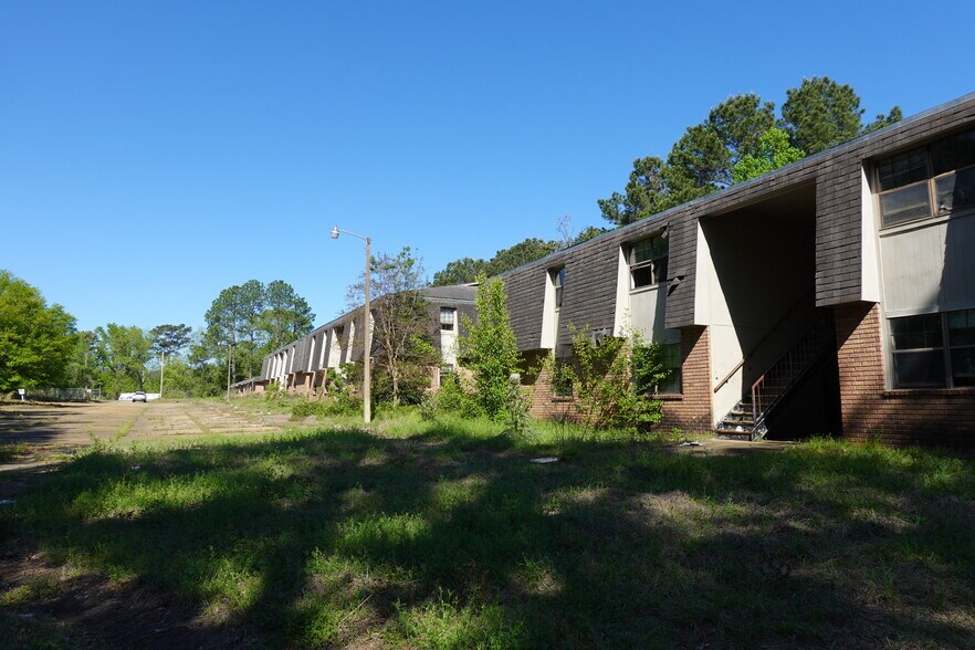 285 Nelson Dr, Hazlehurst, MS à vendre - Photo de l’immeuble – Image 2 sur 13