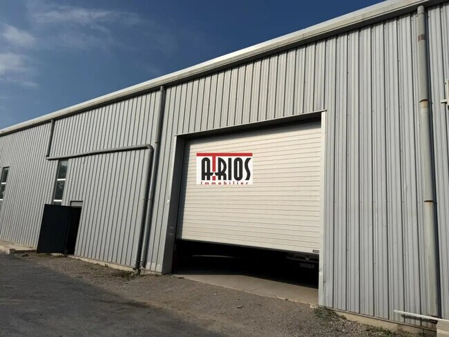 Plus de détails pour Industriel/Logistique à louer