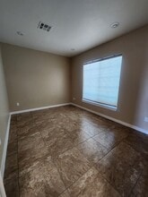 6950 Helen Of Troy, El Paso, TX à louer Photo intérieure– Image 2 sur 4