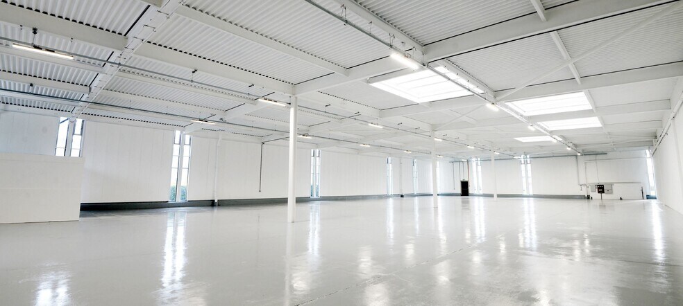 Calver Rd, Warrington à louer - Photo de l’immeuble – Image 1 sur 12