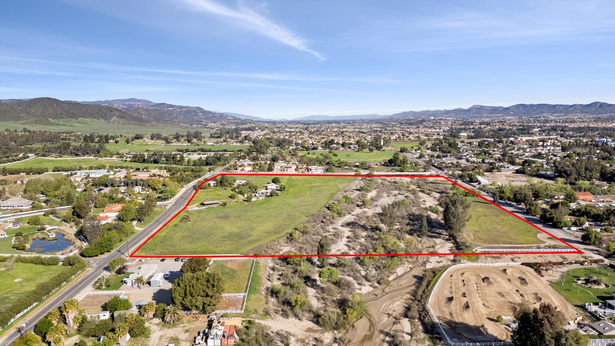 25070 Hayes Ave, Murrieta, CA à vendre Photo principale– Image 1 sur 27