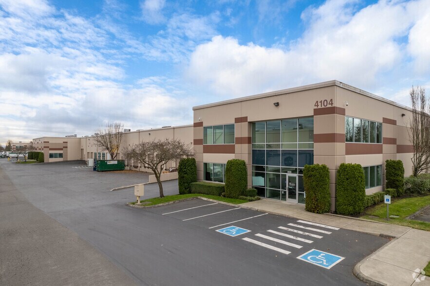 4104 C St NE, Auburn, WA à louer - Photo principale – Image 1 sur 4