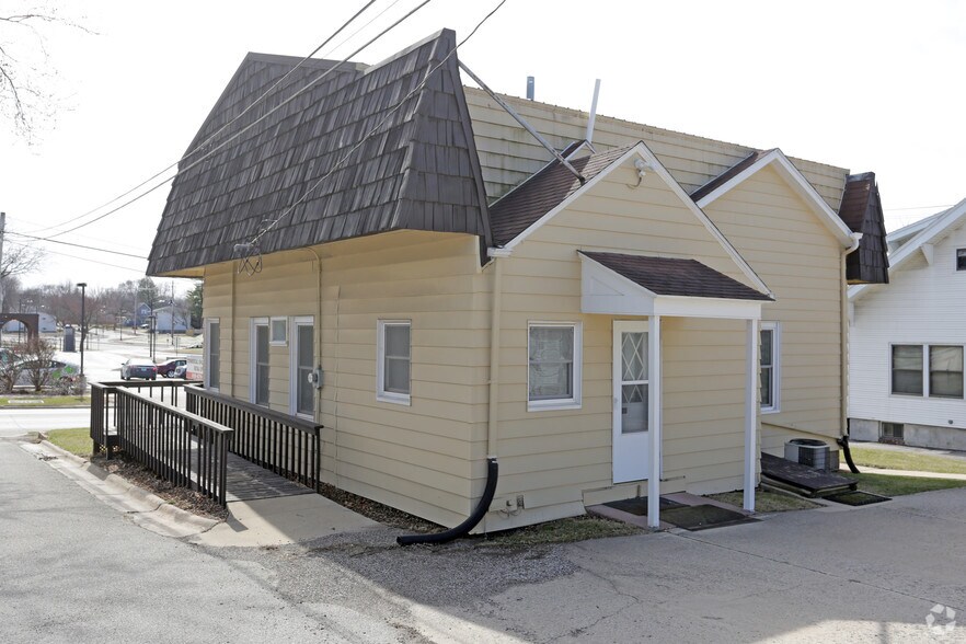 742 8th Ave, Marion, IA à vendre - Photo de l’immeuble – Image 2 sur 3