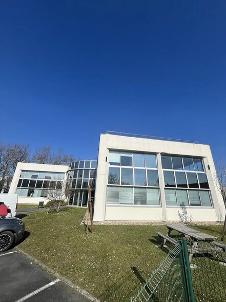 1 Avenue Henri Becquerel, Mérignac à louer - Photo de l’immeuble – Image 2 sur 26