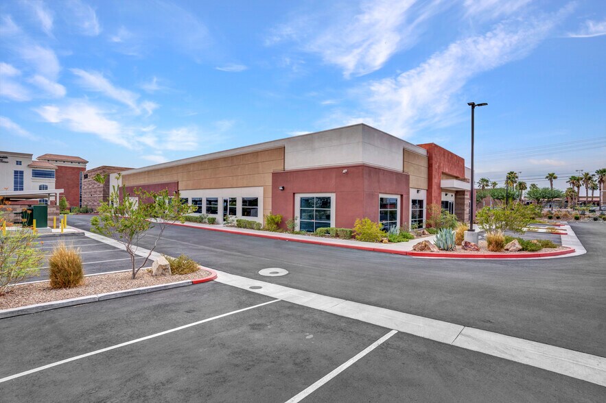 1650 W Craig Rd, North Las Vegas, NV à louer - Photo de l’immeuble – Image 3 sur 7