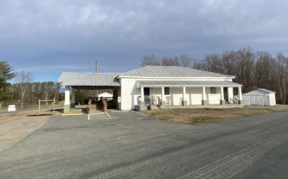 2030 Broad Street Rd, Maidens, VA à louer - Photo de l’immeuble – Image 3 sur 14