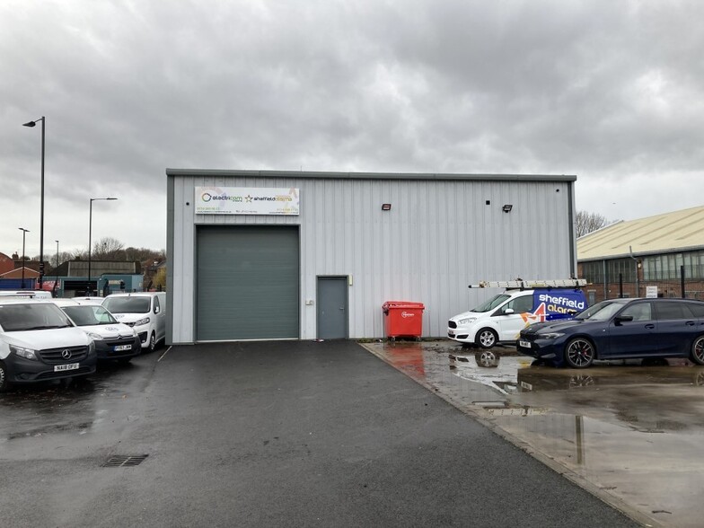 Dannemora Dr, Sheffield à louer - Photo principale – Image 1 sur 2
