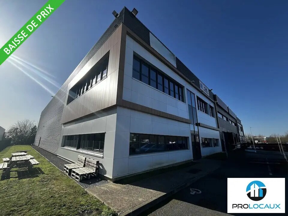 Local d’activités dans Roissy-en-France à louer Photo de l’immeuble– Image 1 sur 13