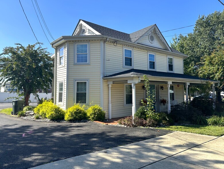 5 Oak Ave, La Plata, MD à louer - Photo de l’immeuble – Image 2 sur 8