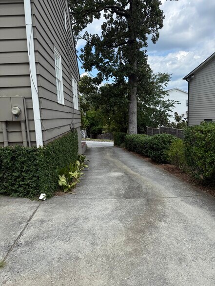 1991 Rockledge Rd NE, Atlanta, GA à louer - Photo de l’immeuble – Image 3 sur 14