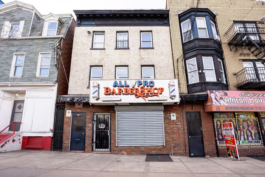 24 Irvine Turner Blvd, Newark, NJ à vendre - Photo principale – Image 1 sur 10
