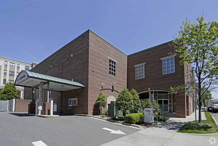 231 N Graham St, Charlotte, NC à vendre - Photo de l’immeuble – Image 2 sur 10